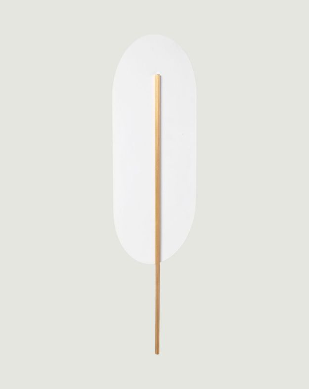 ROKKE applique murale blanche avec détails en laiton