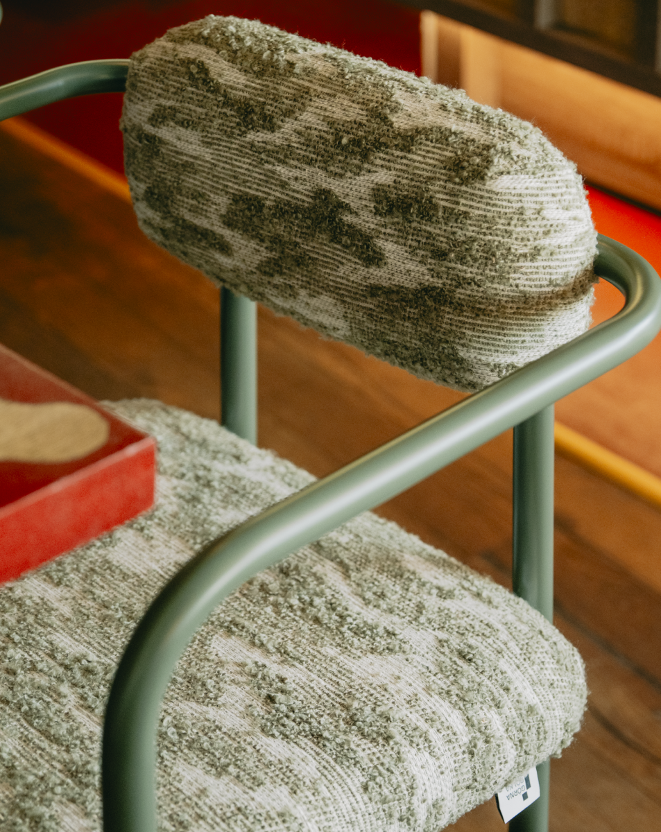 Chaise LUV avec accoudoir