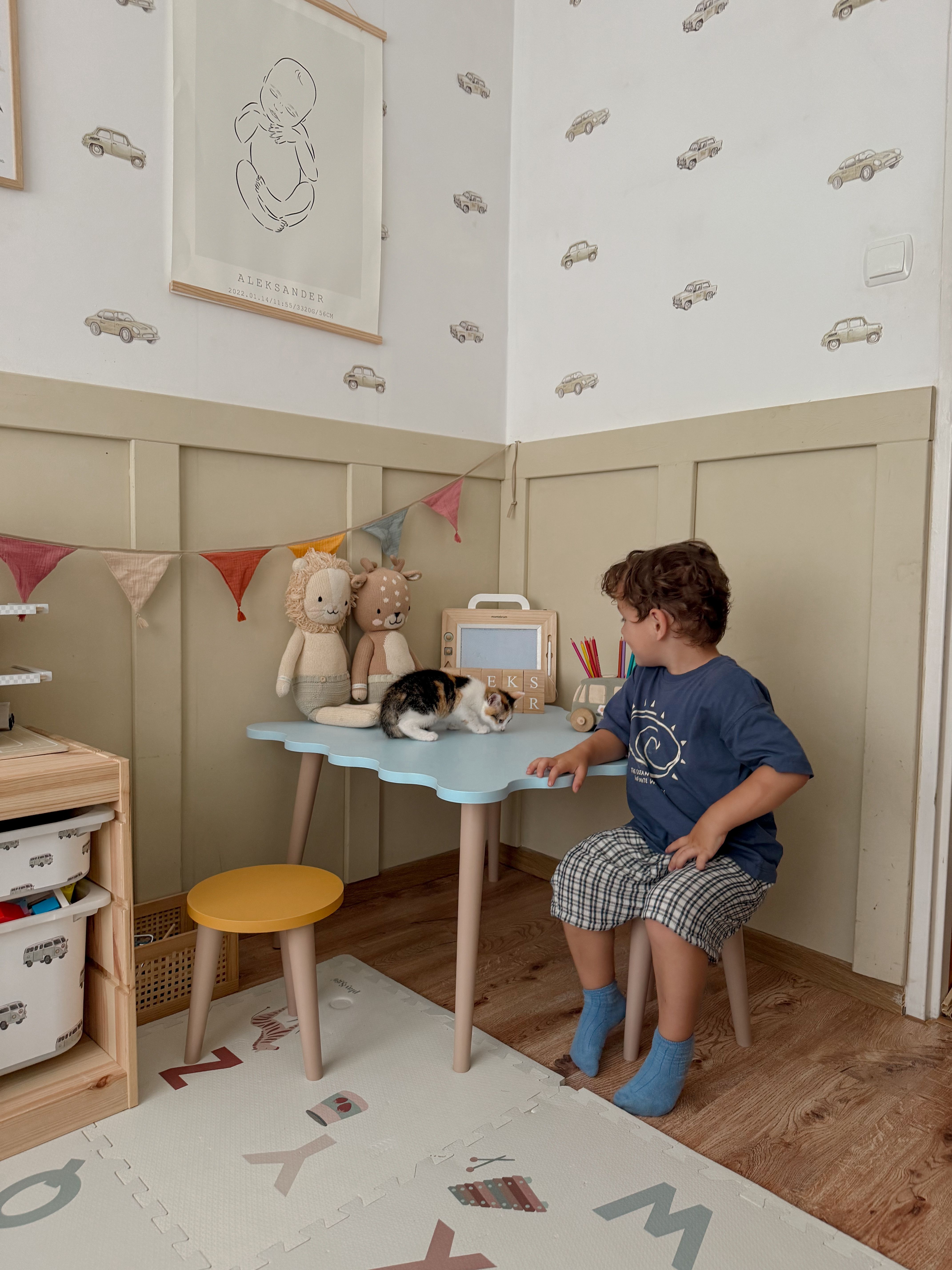 Table basse TOKO avec deux tabourets STT01