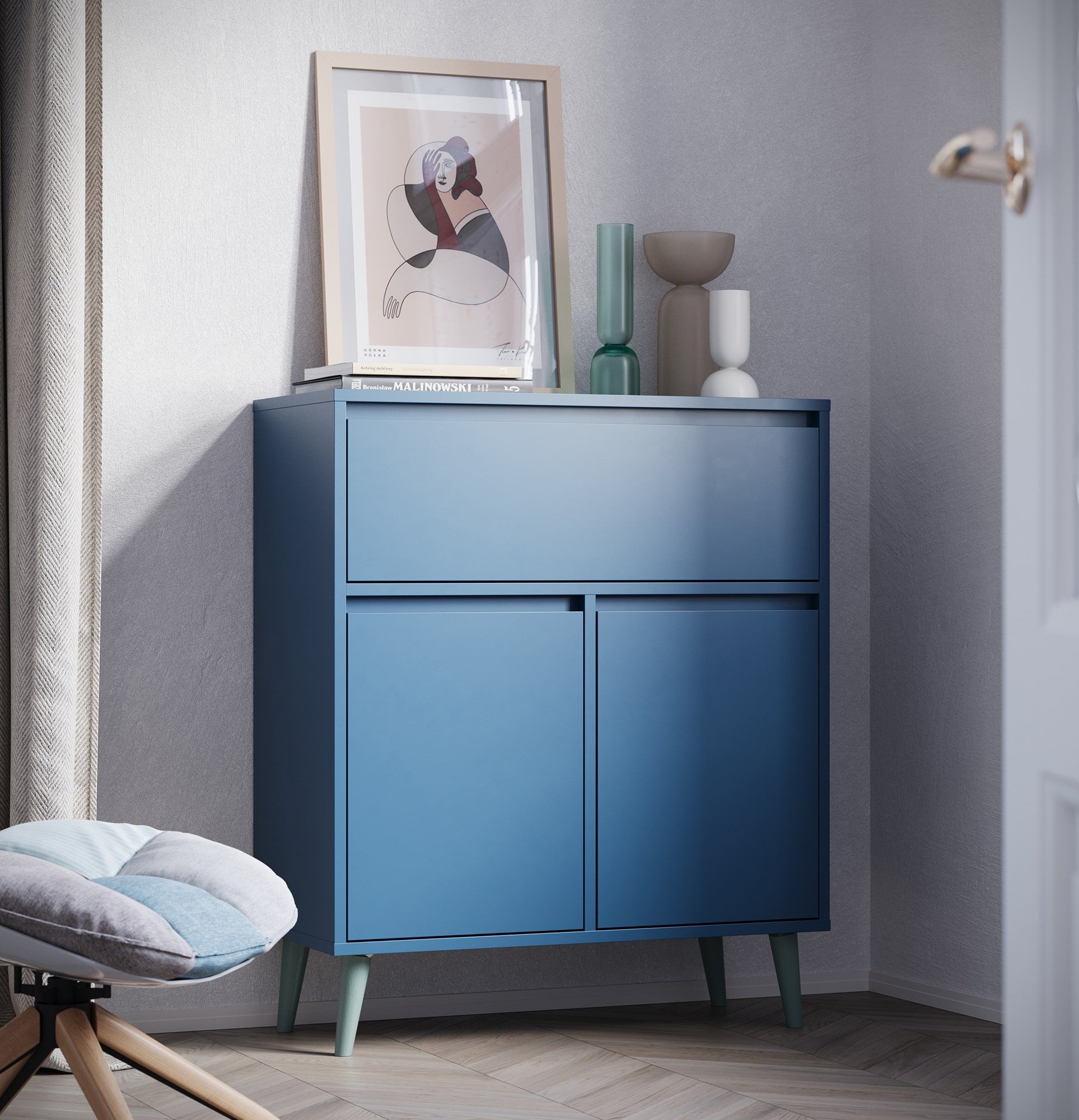 FKK6 Commode FENRIS
Couleur : bleu tyrolien
Pieds : Hêtre Noyer Frêne