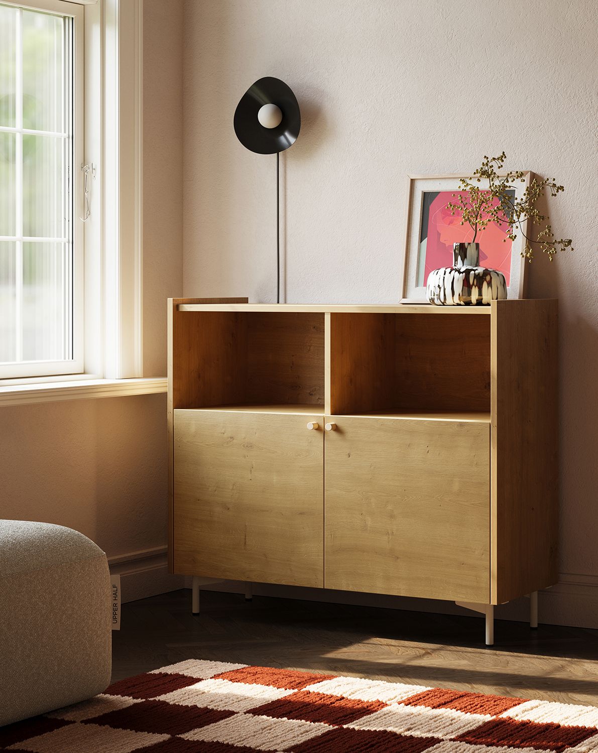 Commode SKRA SKR30
Couleur : chêne Hamilton
Pied : Milky Way
Poignée : Bouton en chêne
                            