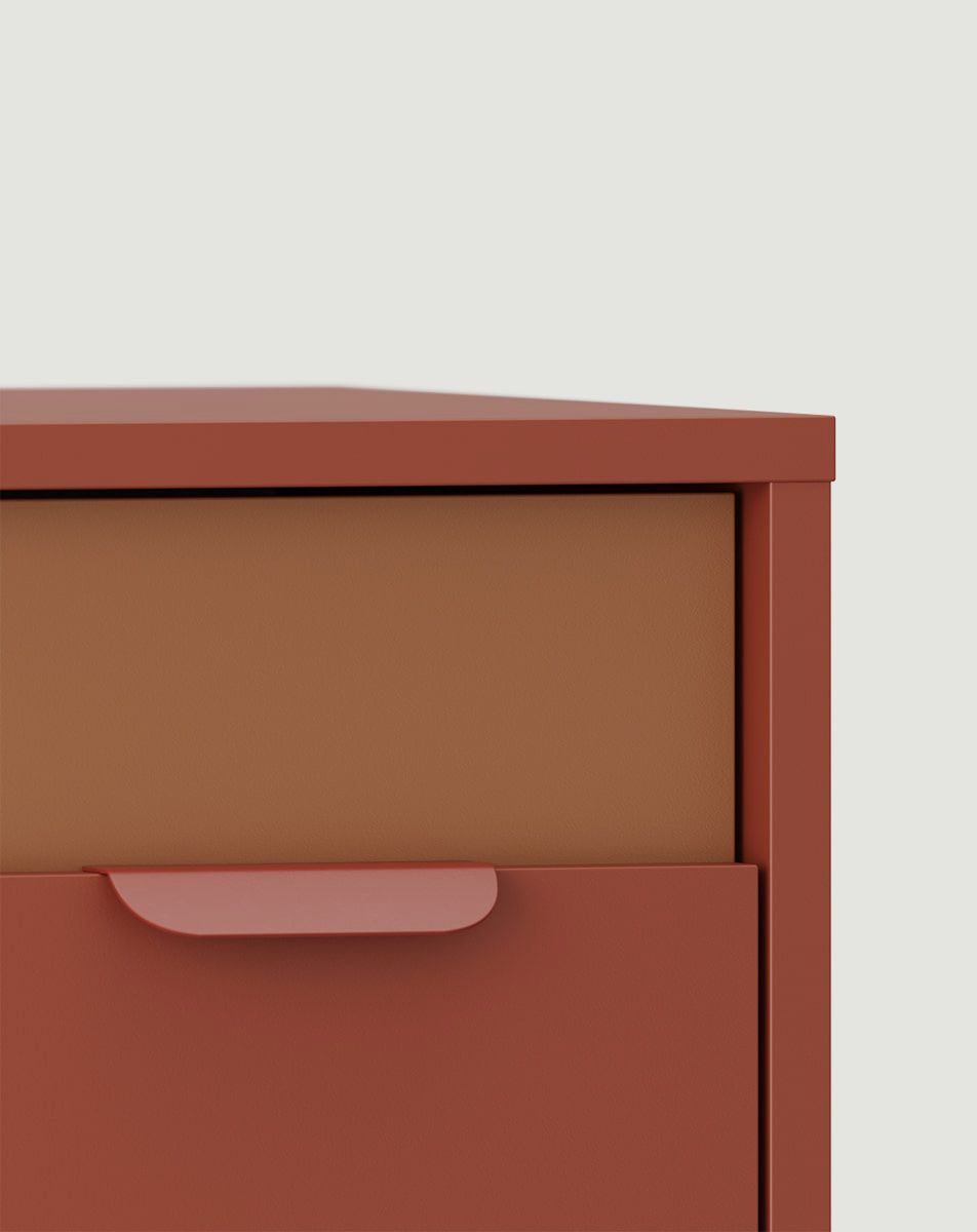 Commode à six tiroirs LAYERS LAY12
Coloris : Terracotta ardent
Couleur de la façade : Sahara Deep
Poignée : poignée LAYERS 110 Terracotta feu