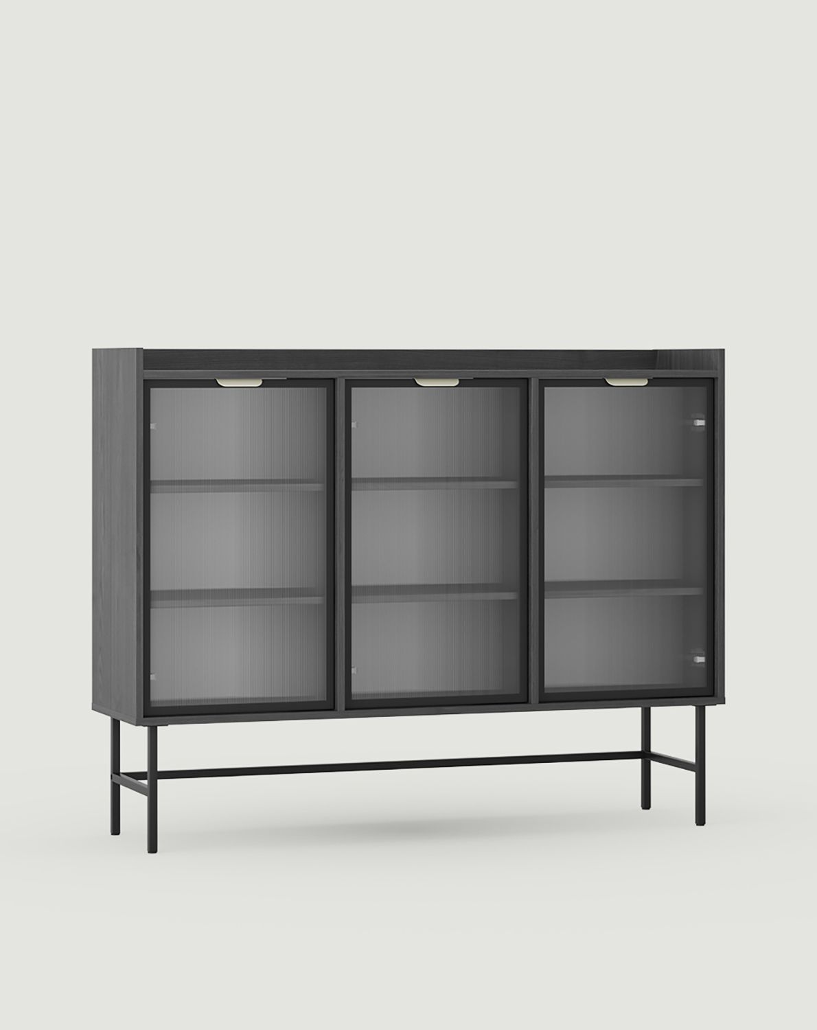 SIGI armoire basse WSN2
Couleur : frêne de Portland
Verre : verre ornemental cannelé
Pied : noir
Poignée : Poignée LAYERS 110 Milky Way